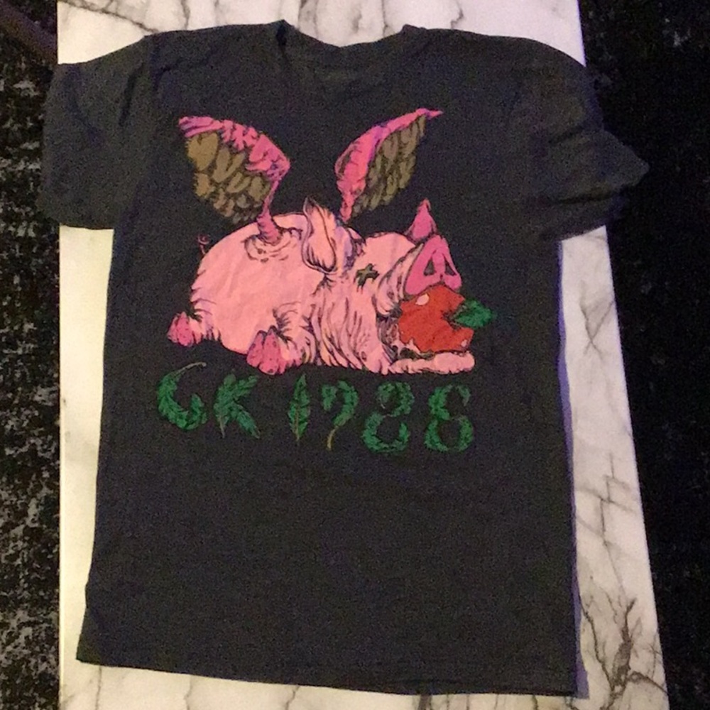 Glamour kills size small tshirt